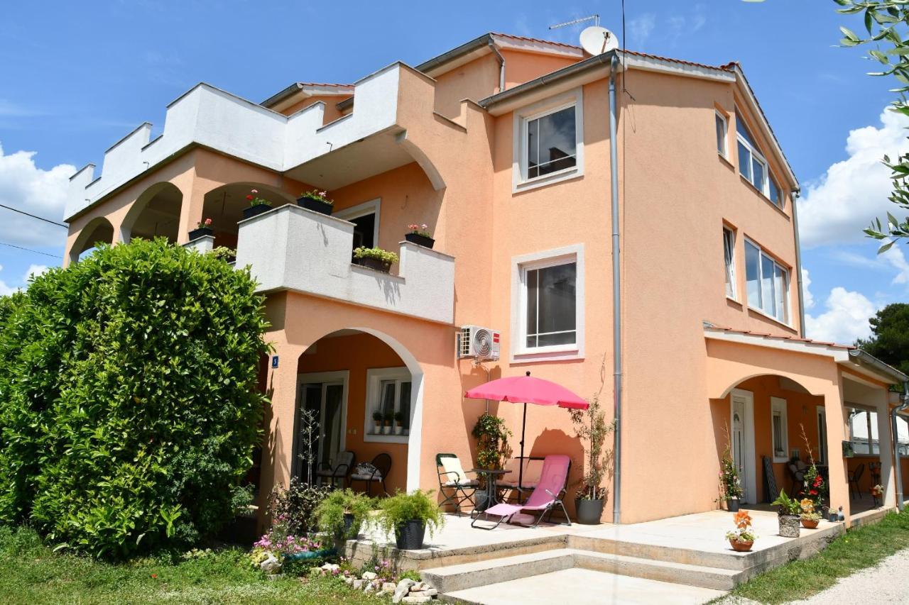 Apartmani Joja Biograd Na Moru Exteriör bild