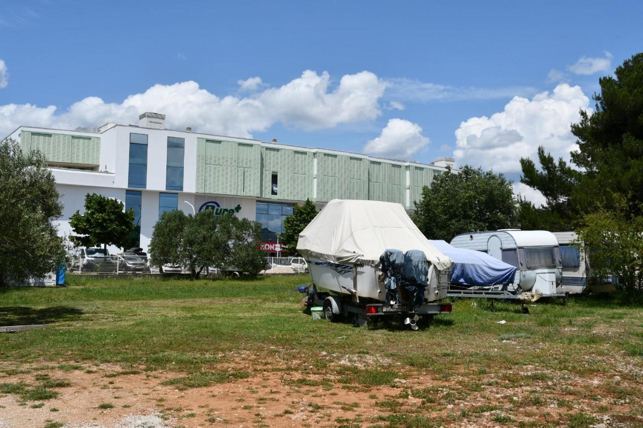 Apartmani Joja Biograd Na Moru Exteriör bild