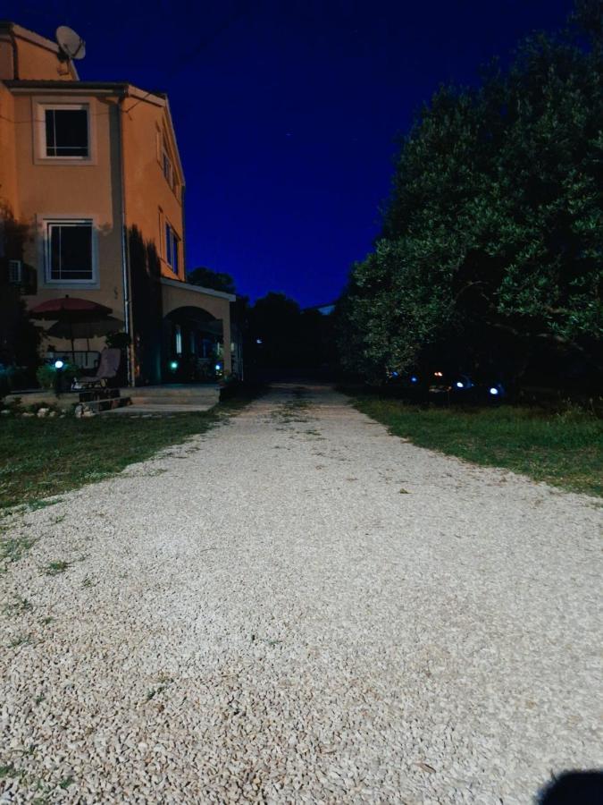 Apartmani Joja Biograd Na Moru Exteriör bild