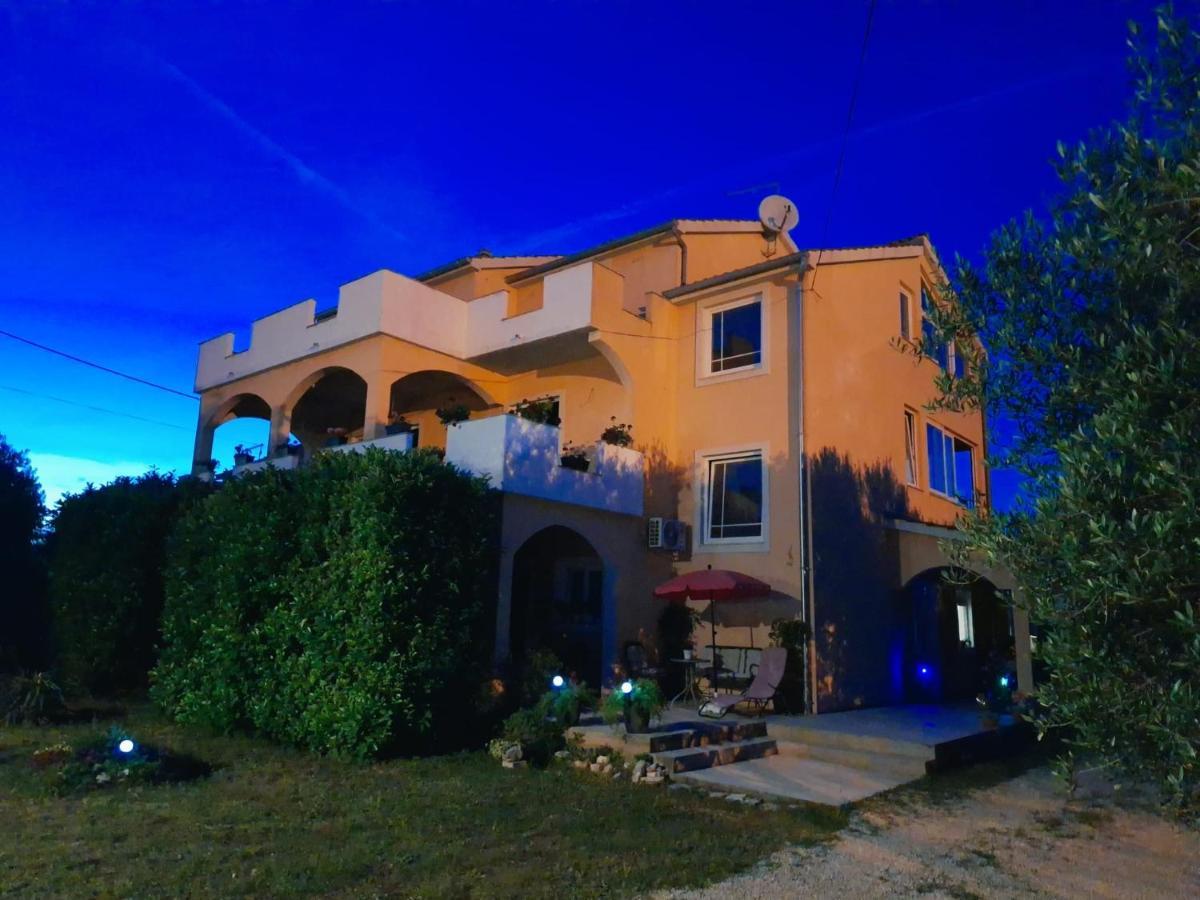 Apartmani Joja Biograd Na Moru Exteriör bild