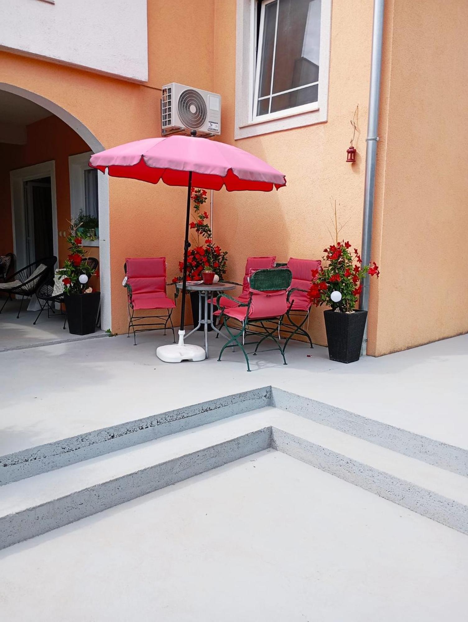 Apartmani Joja Biograd Na Moru Exteriör bild