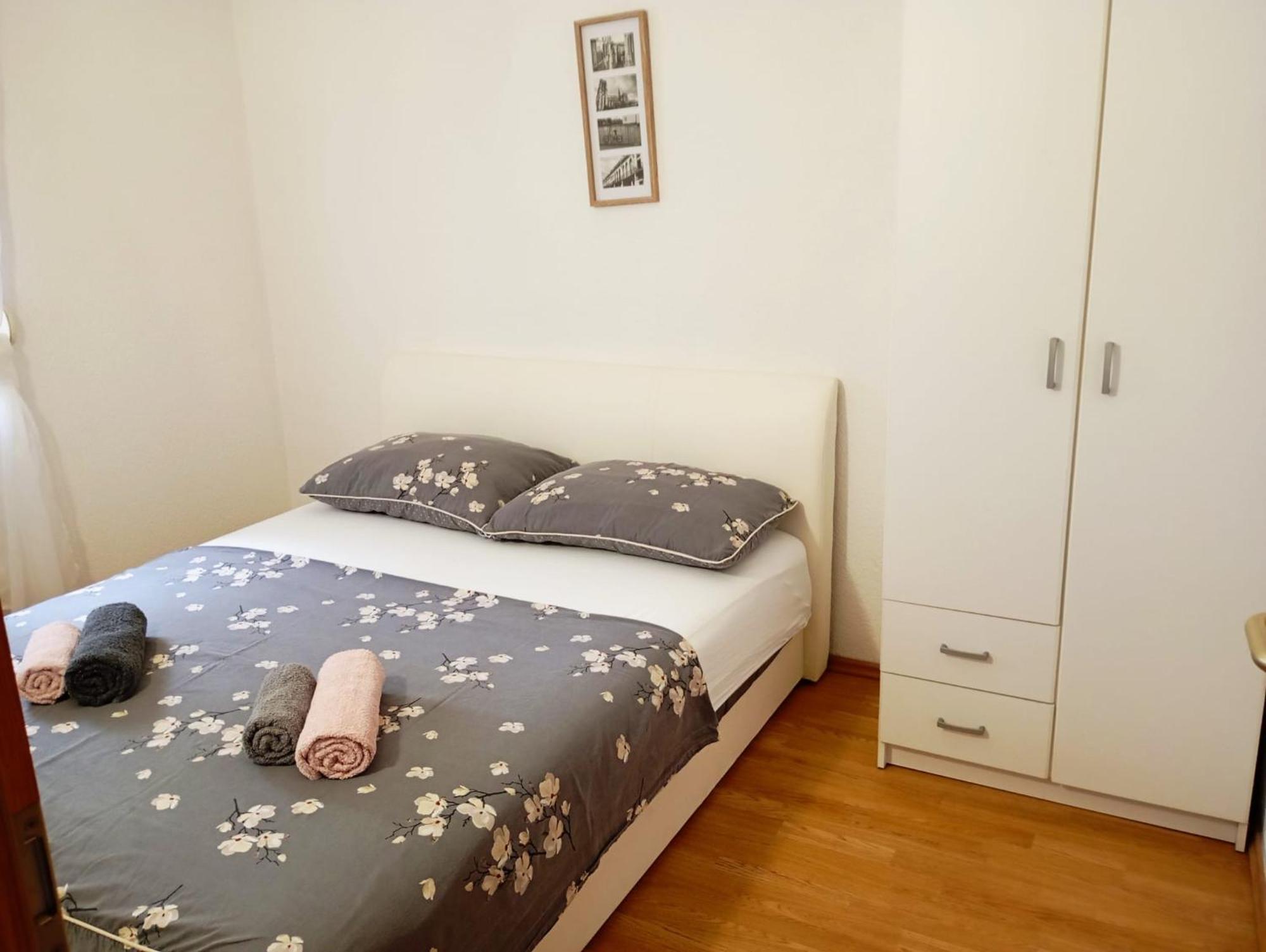 Apartmani Joja Biograd Na Moru Exteriör bild